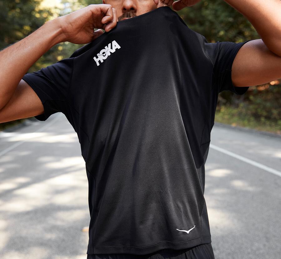 Hoka One One Mens Tops - Performance Short Sleeve - Black - VRIN69874